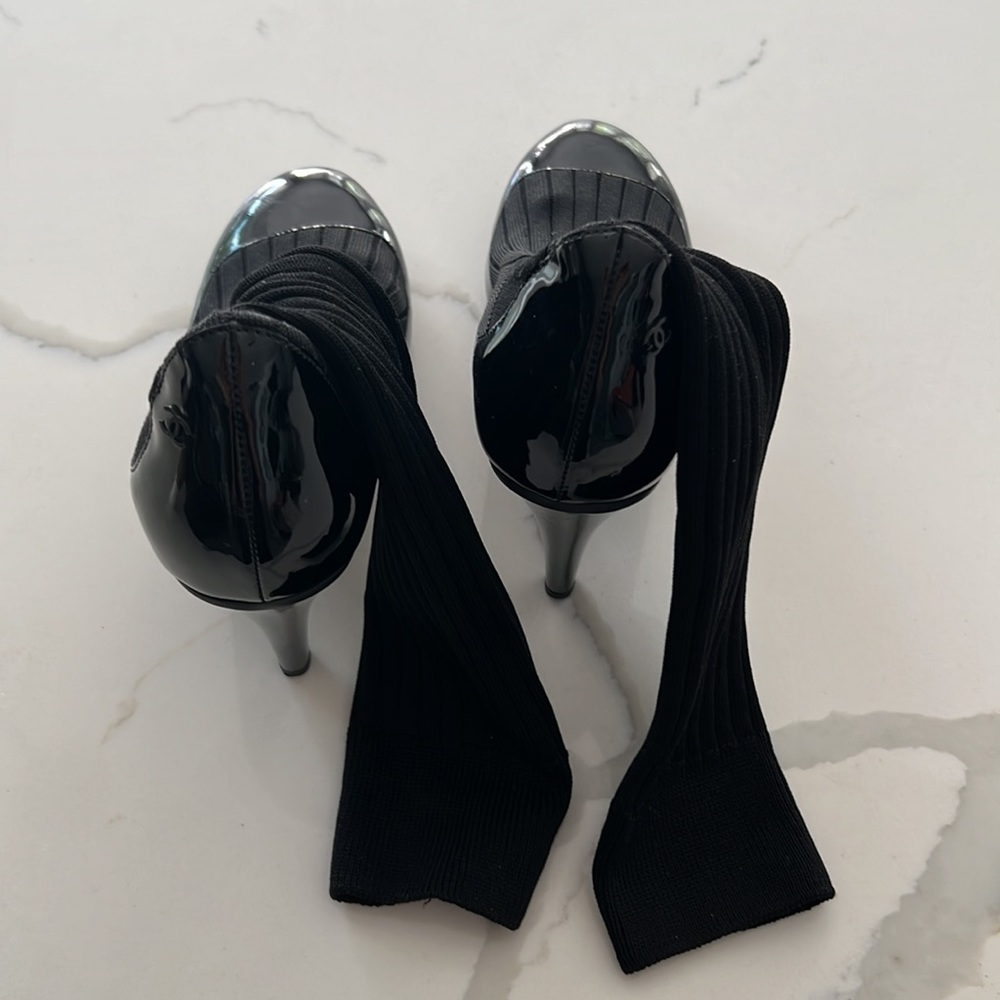 CHANEL black patent leather sock knit stretch cc logo in black size 9 - Picture 8 of 11